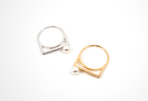 SQUARE PEARL CUBIC LINE RING